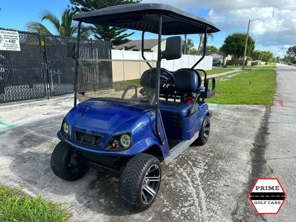 Blue EZGO 4 Passenger Golf Cart affordable golf cart rental, golf cart rent marathon