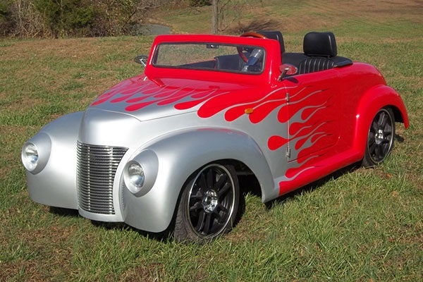 Red 39 Roadster with Silver Flames affordable golf cart rental, golf cart rent marathon